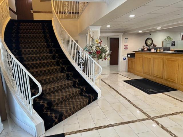 Red Lion Inn & Suites Auburn Εξωτερικό φωτογραφία