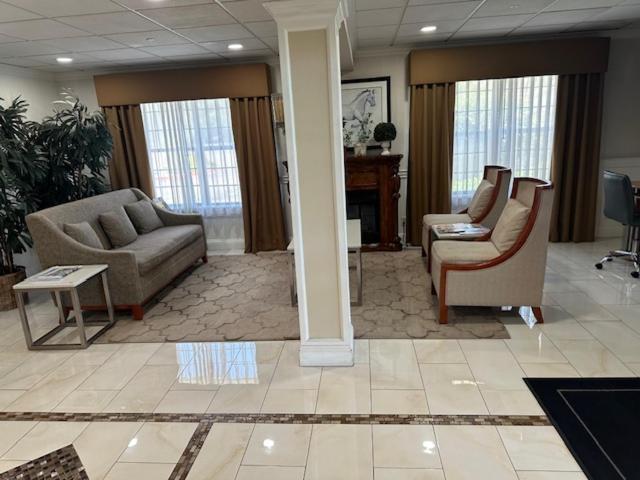 Red Lion Inn & Suites Auburn Εξωτερικό φωτογραφία