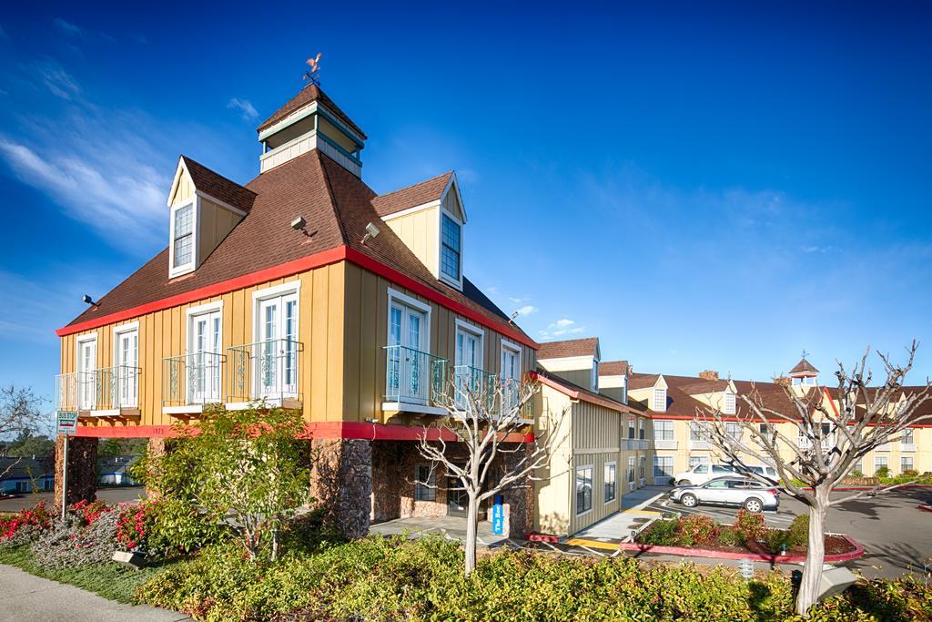 Red Lion Inn & Suites Auburn Εξωτερικό φωτογραφία
