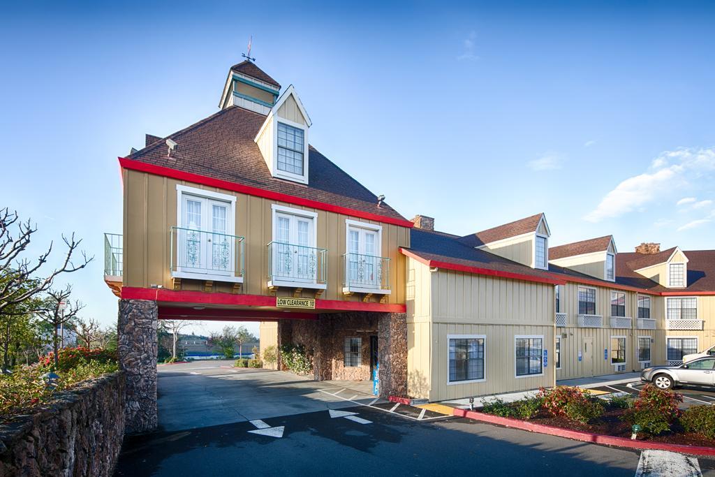 Red Lion Inn & Suites Auburn Εξωτερικό φωτογραφία