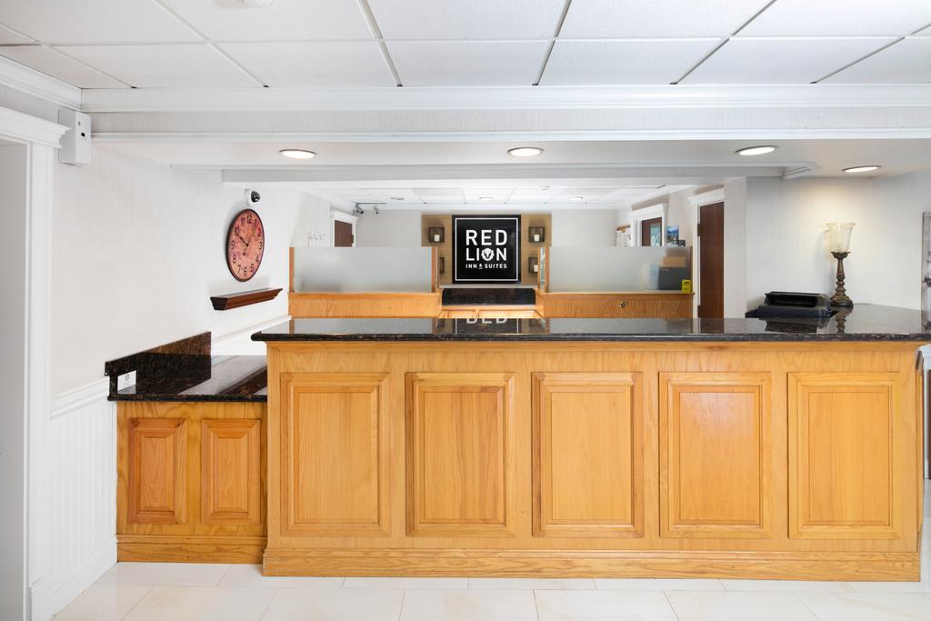 Red Lion Inn & Suites Auburn Εξωτερικό φωτογραφία