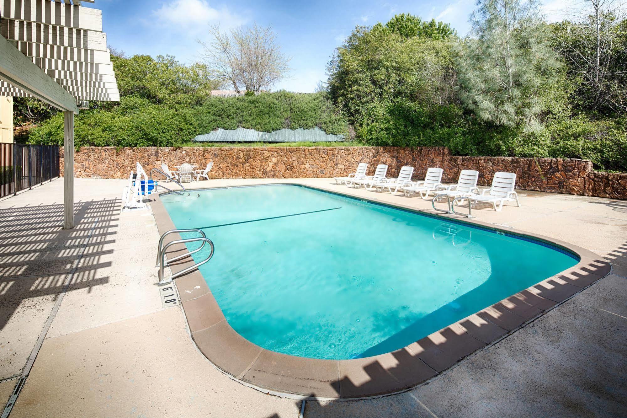 Red Lion Inn & Suites Auburn Εξωτερικό φωτογραφία